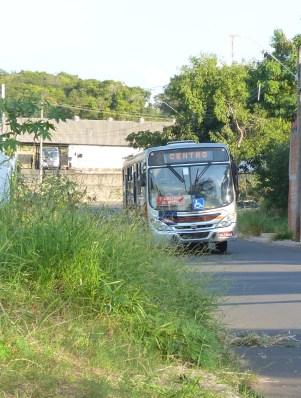 Cada ônibus tem um aparelho que registra as ruas em que o motorista passou e, por isso, nenhum ponto pode ficar de fora. Foto: Giovanna Hespanhol/VozdoNicéia