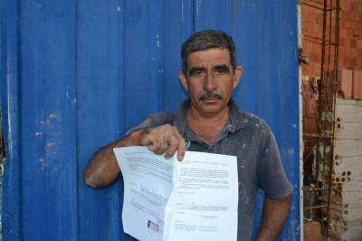 Cópia do processo de usucapião iniciado em 2006 por Seu Adalton e outras 42 famílias. Foto: Lígia Morais/VozdoNicéia